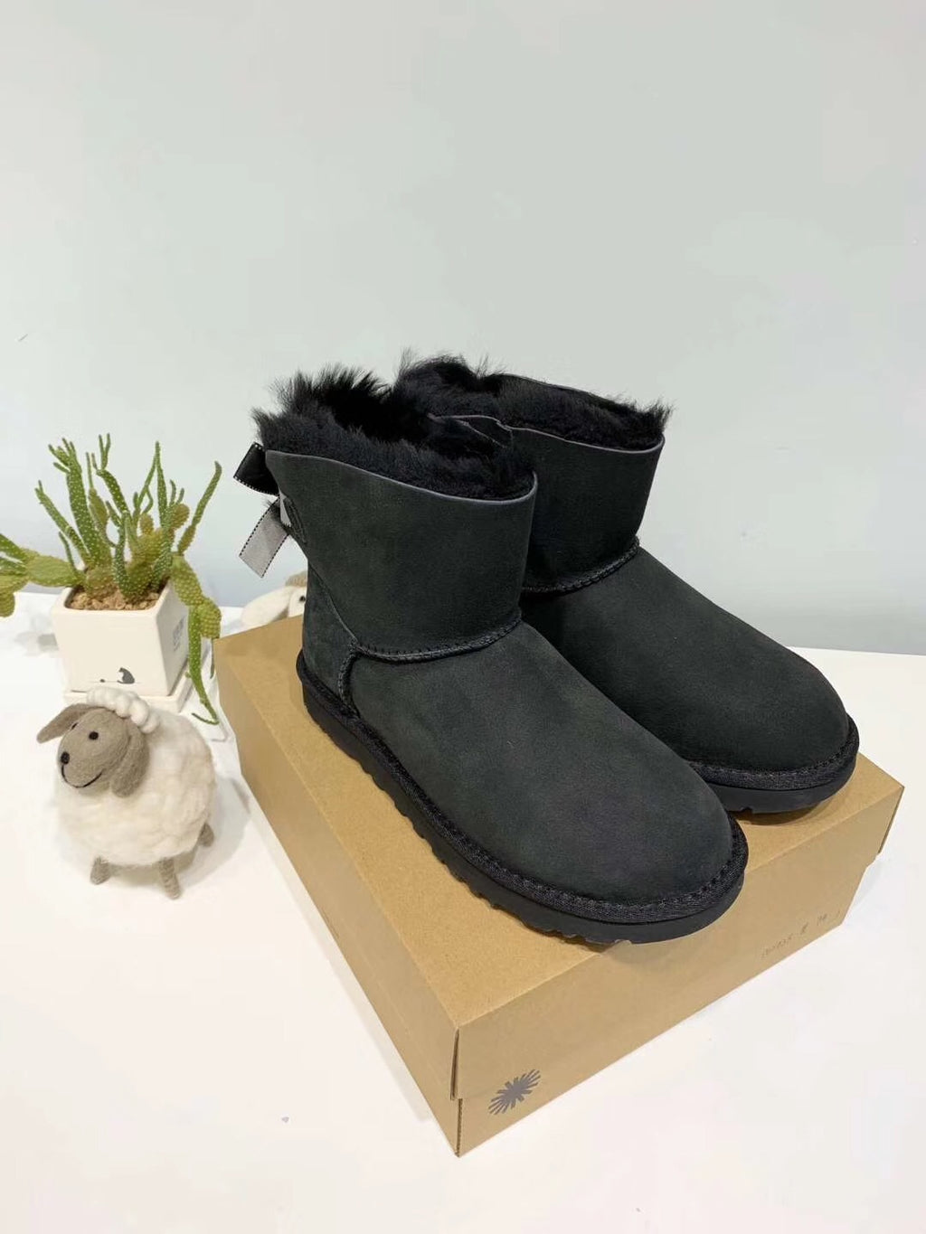 Black Bow Glitter Winter Shoes – Mukoshi Featured Style
