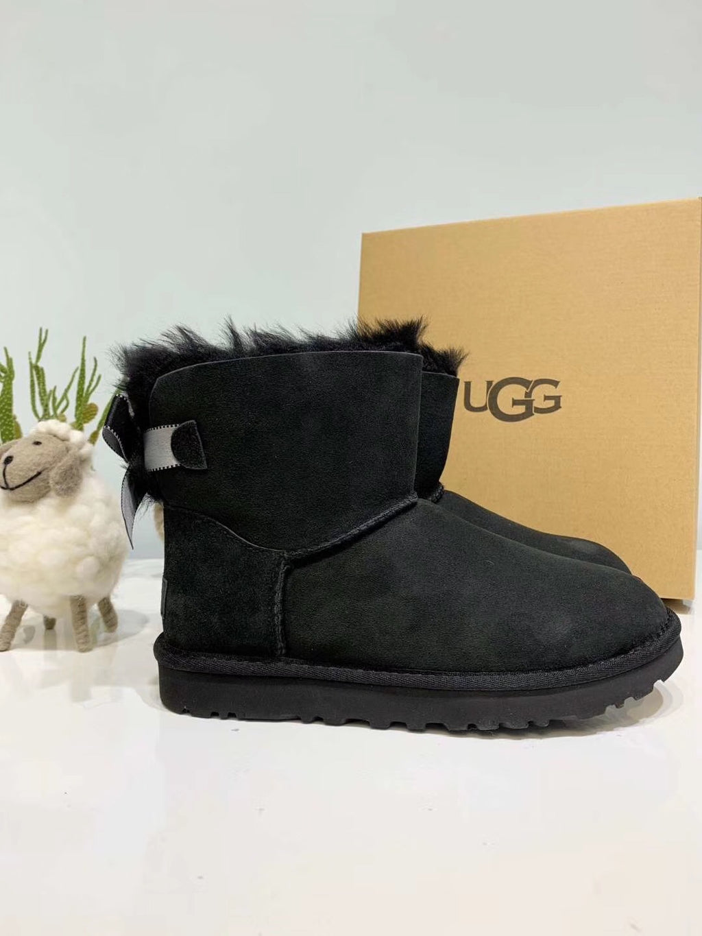 Black Bow Glitter Winter Shoes – Mukoshi Featured Style