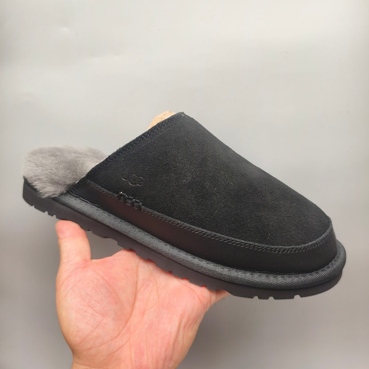 Black Ultra-Light Casual Fuzzy Slippers Men's – In Stock