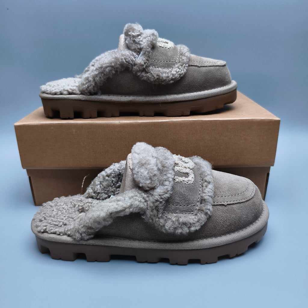 Antelope Brown Curly Fur Big Logo Casual Slippers – In Stock