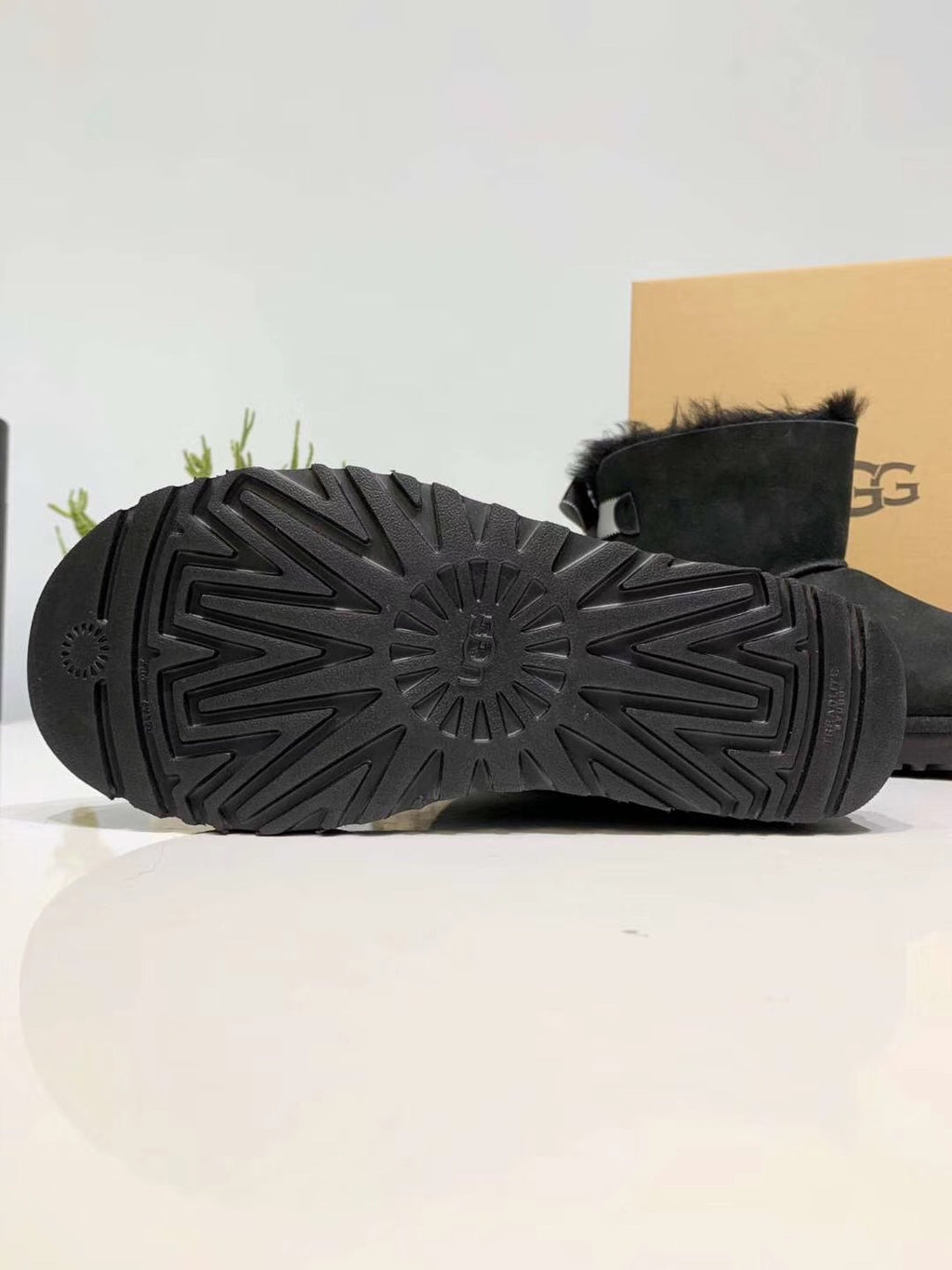 Black Bow Glitter Winter Shoes – Mukoshi Featured Style
