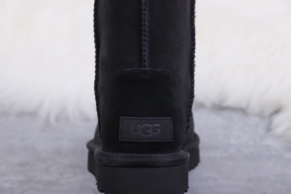 Black Classic Short II Boots – In Stock