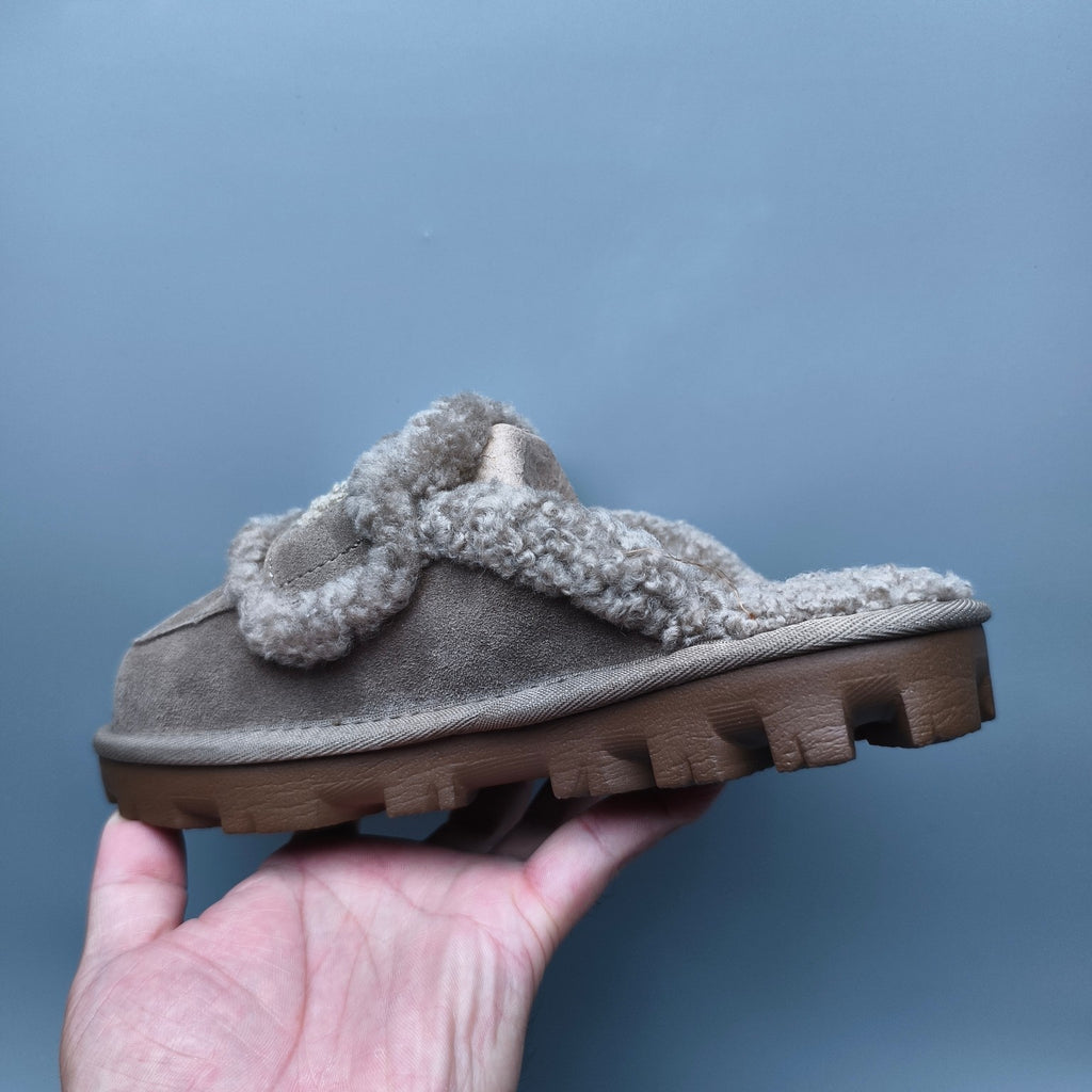 Antelope Brown Curly Fur Big Logo Casual Slippers – In Stock