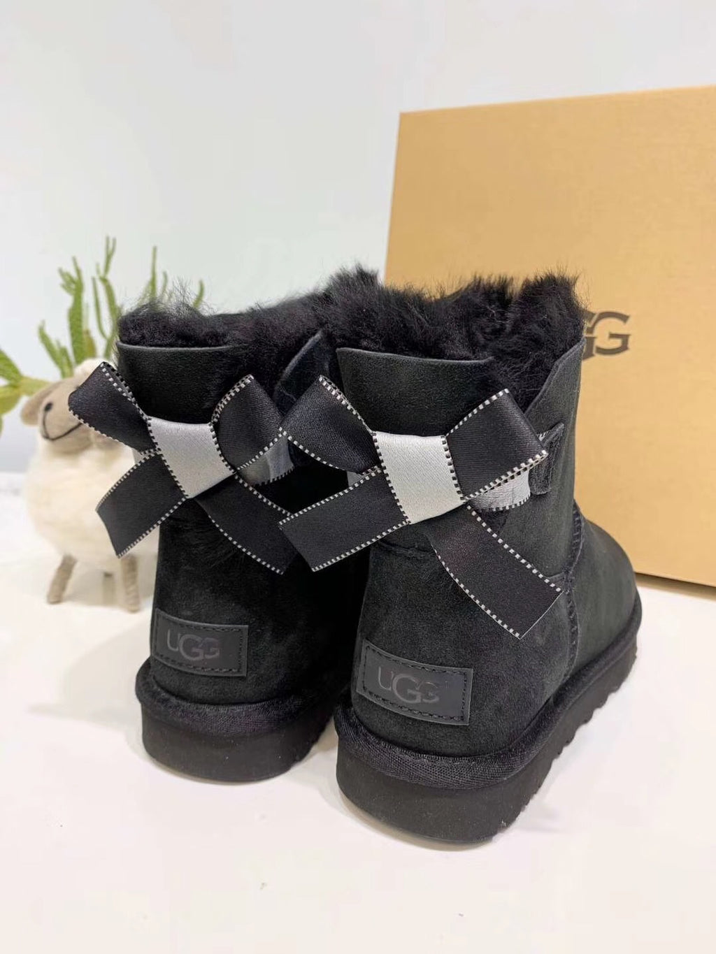 Black Bow Glitter Winter Shoes – Mukoshi Featured Style