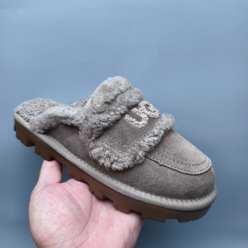 Antelope Brown Curly Fur Big Logo Casual Slippers – In Stock