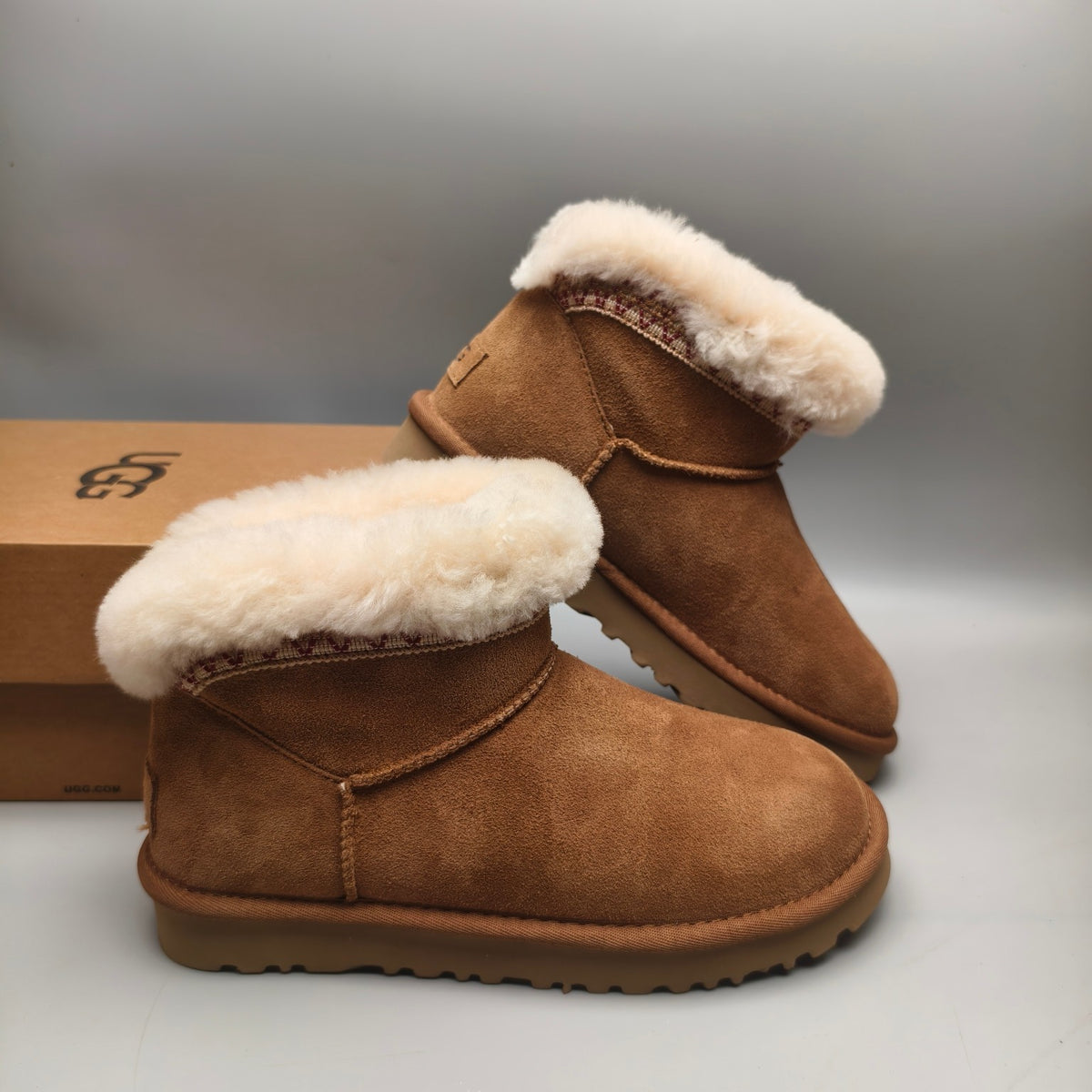 Chestnut Ethnic Style Low-Top Casual Shoes – In Stock
