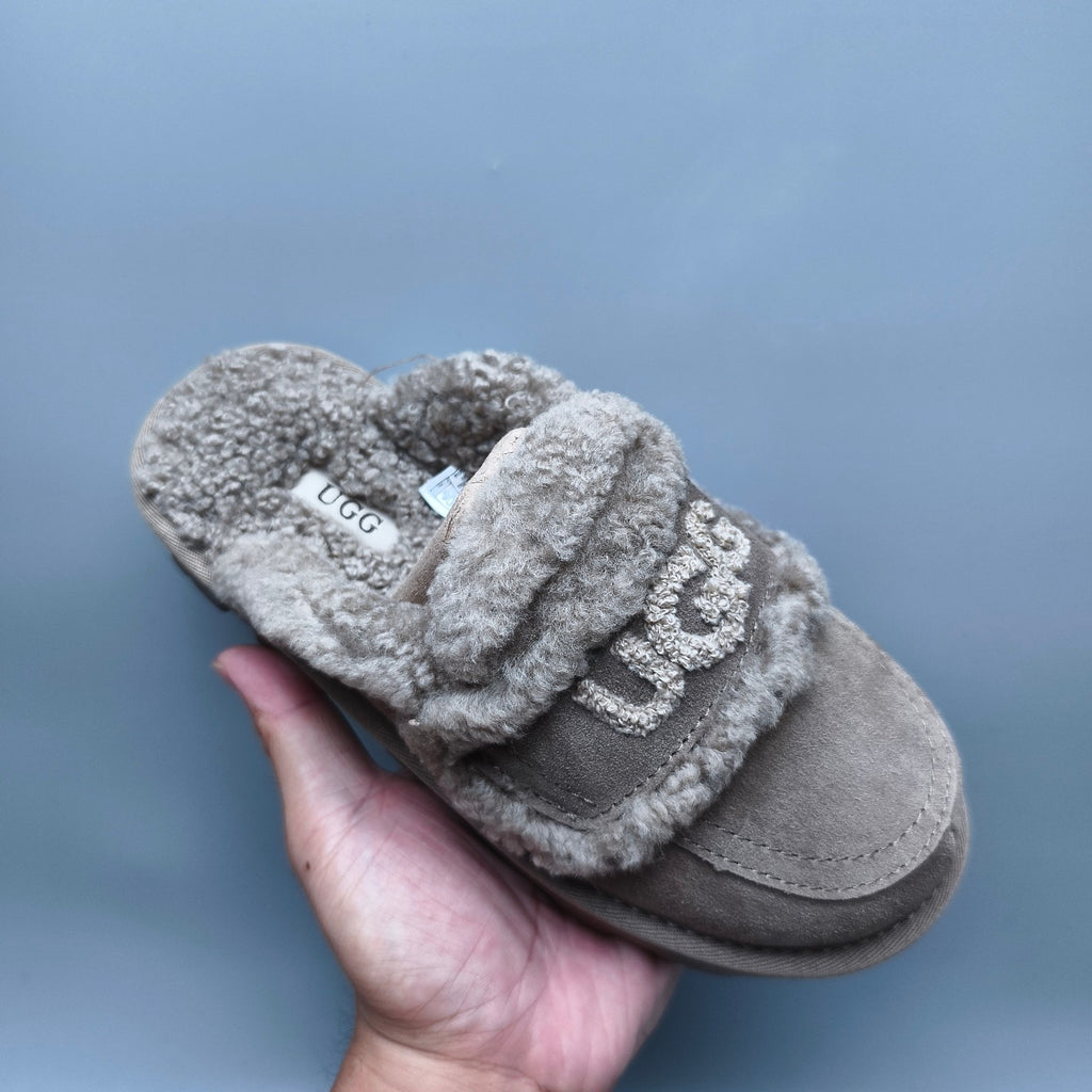 Antelope Brown Curly Fur Big Logo Casual Slippers – In Stock