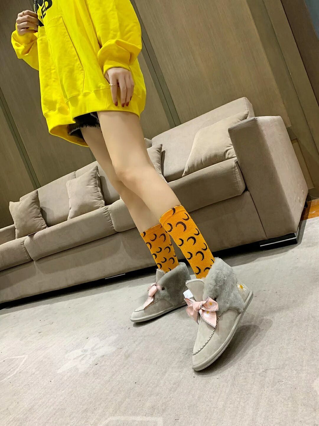 Gray Daisy Chain Ribbon Shoes – In Stock