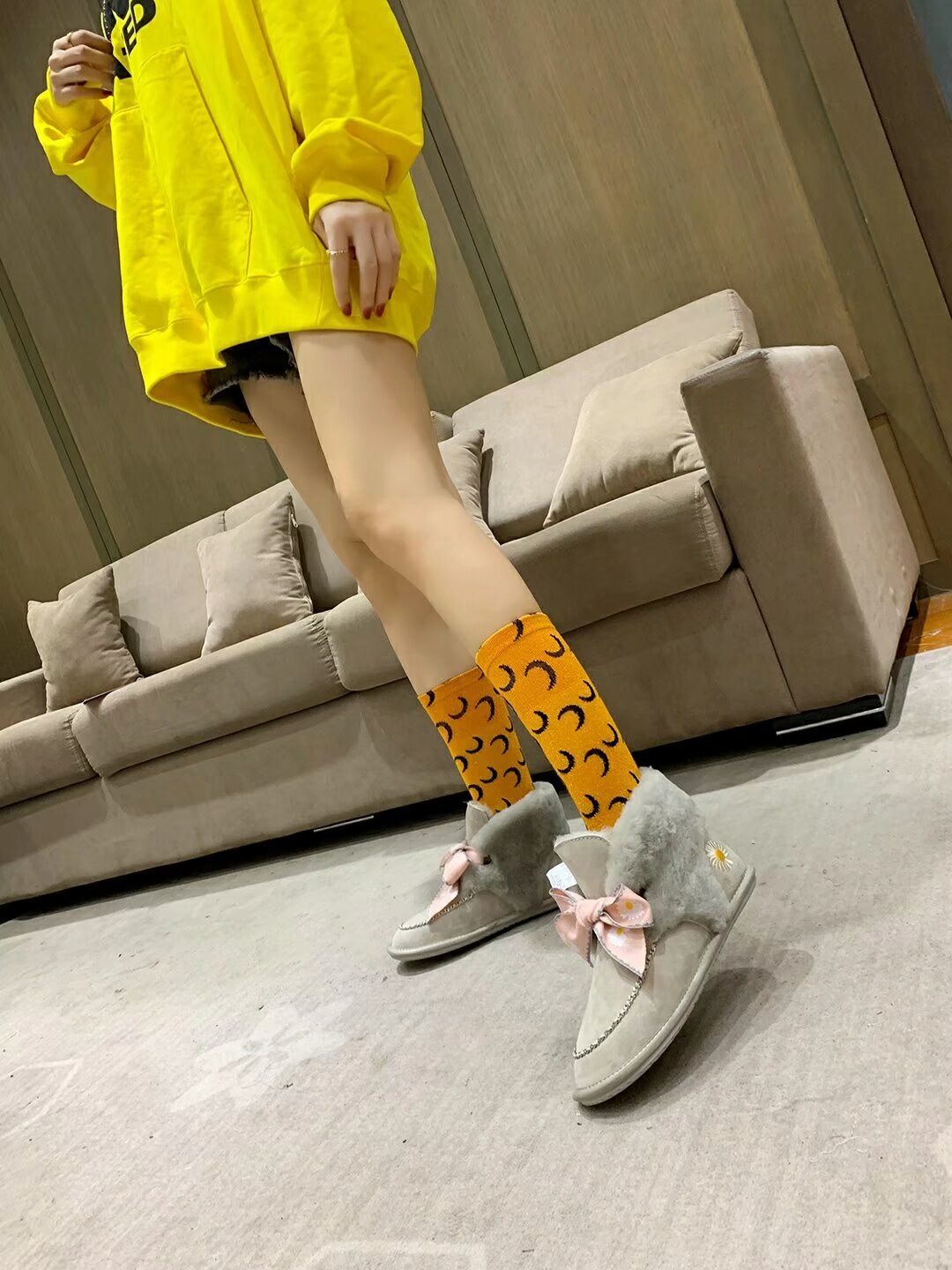 Gray Daisy Chain Ribbon Shoes – In Stock
