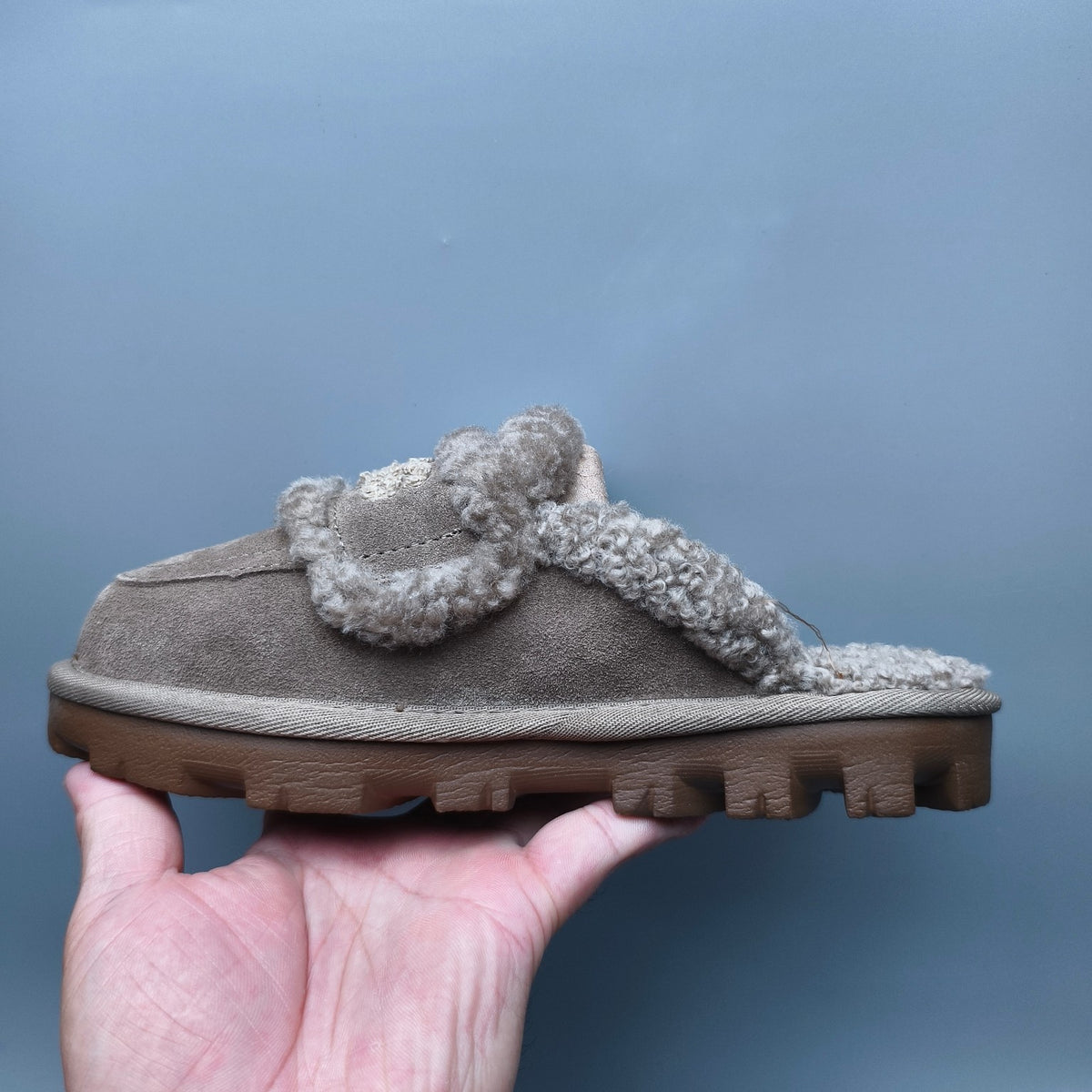 Antelope Brown Curly Fur Big Logo Casual Slippers – In Stock