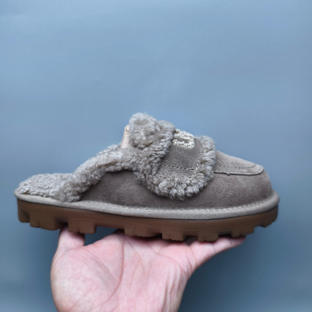 Antelope Brown Curly Fur Big Logo Casual Slippers – In Stock