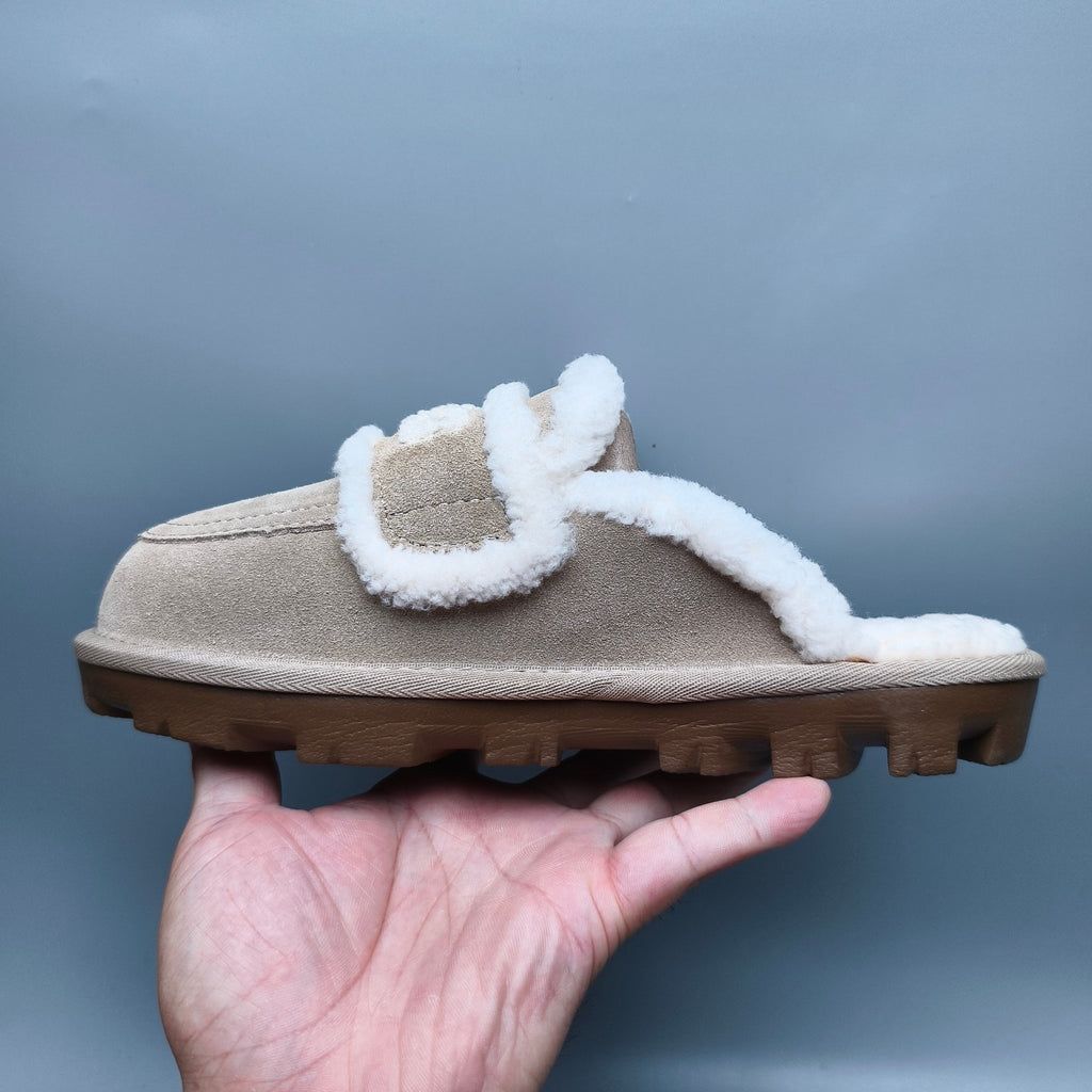 Sand Curly Fur Big Logo Casual Slippers – In Stock