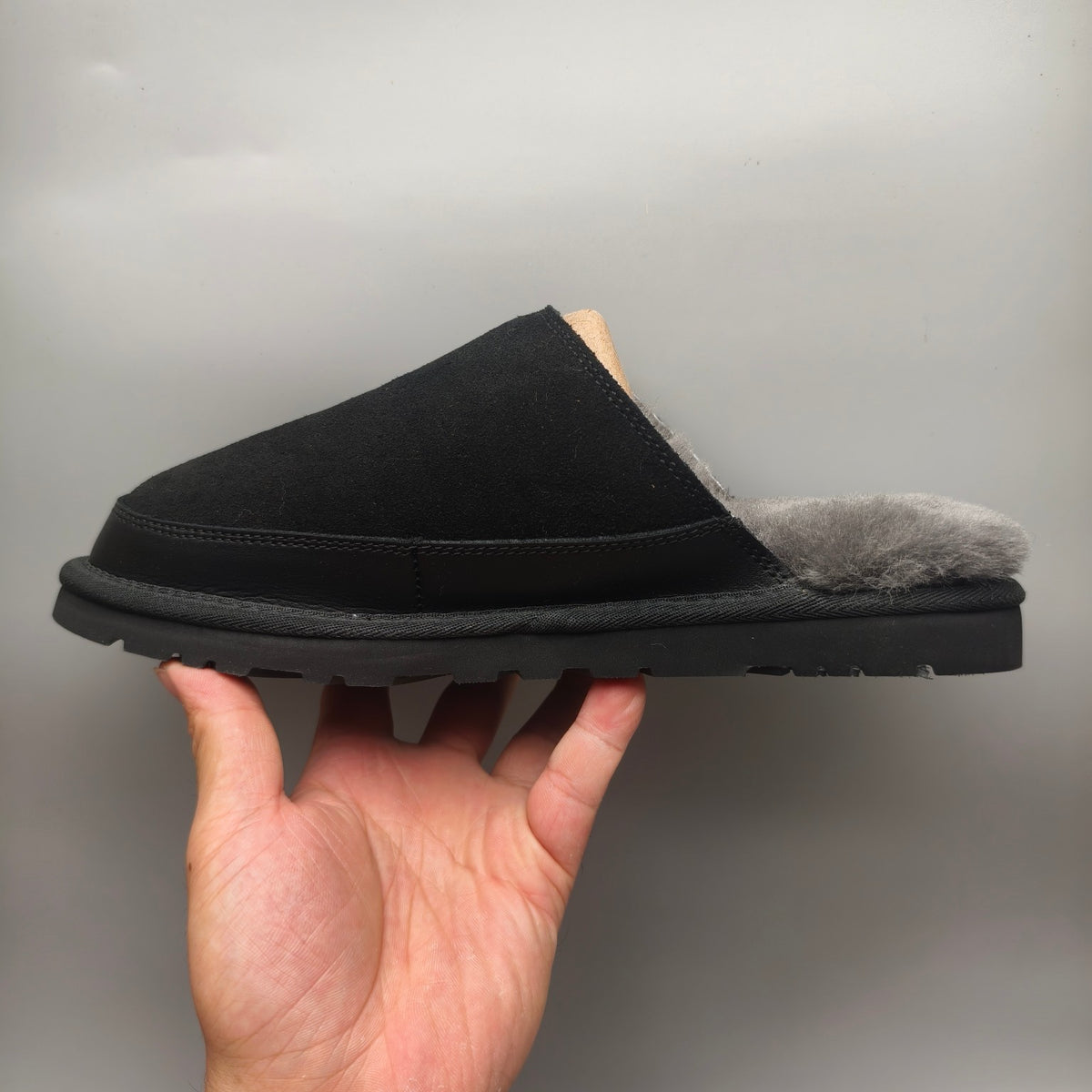 Black Ultra-Light Casual Fuzzy Slippers Men's – In Stock